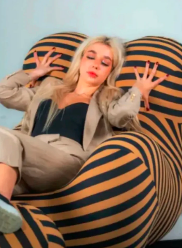 XAVIRO STRAEN™ MODERN LOUNGE CHAIR